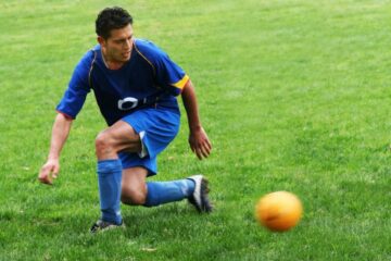 Fußballspielen während Arbeitsunfähigkeit – fristlose Kündigung