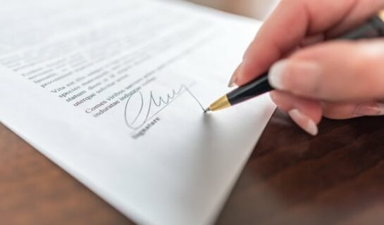 Formgültigkeit einer Unterschrift – Abgrenzung zu einer Paraphe