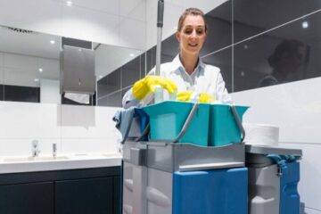 Arbeitnehmereigenschaft einer WC-Wärterin – übliche Vergütung – Trinkgeld