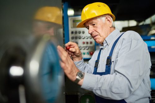 Wirksamkeit einer im Arbeitsvertrag vereinbarten Altersgrenze - Beendigung des Arbeitsverhältnisses