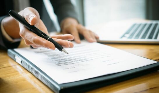 Formulararbeitsvertrag – vereinbarte Verfallklausel vor MiLoG