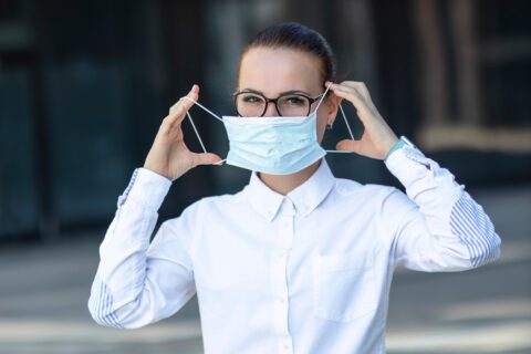 Corona-Pandemie - fristlose Kündigung bei Weigerung Mund-Nasen-Bedeckung  zu tragen
