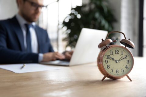 Überstundenvergütung - tatsächlich geleistete Arbeitszeit - Abgrenzung Normalarbeitszeit