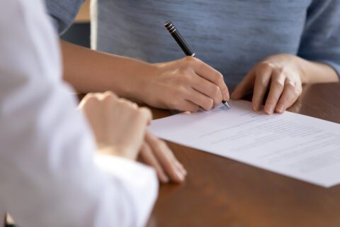 Arbeitsaufnahme vor Unterschrift unter einen schriftlichen Arbeitsvertrag