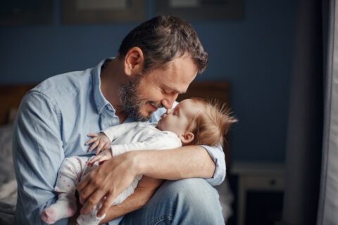Vaterschaftsurlaub erst ab 2024 in Deutschland