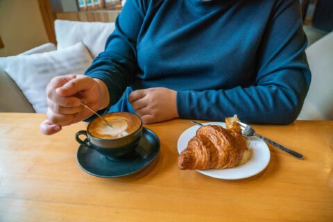 Fristlose Kündigung wegen Arbeitszeitbetrug - Kaffeepause