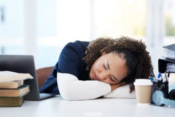 Fristlose Kündigung bei Schlafen während Arbeitszeit